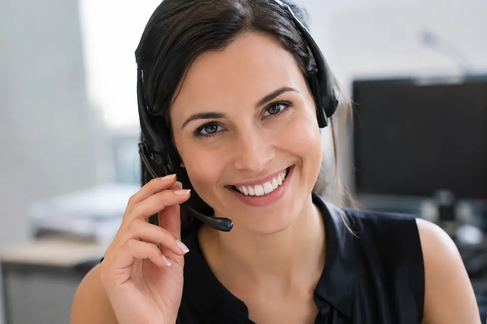 Secrétaire Certel au téléphone